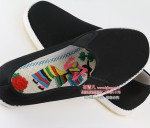 BX185-009 黑色 布雪儿土家族姑娘精品刺绣丝瓜瓤养生布鞋